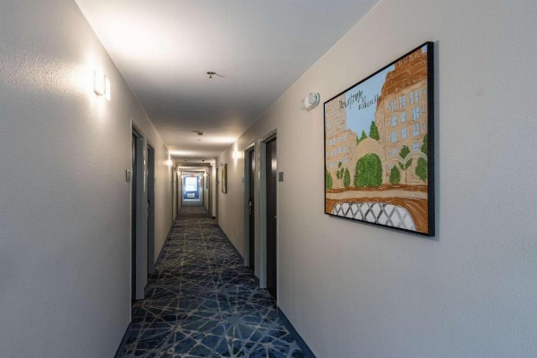 Rodeway Inn & Suites image 15
